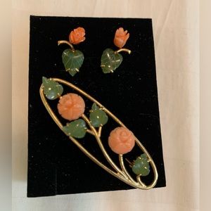 Genuine coral & Jade earrings & brooch, gold coloured metalVintage 1970s